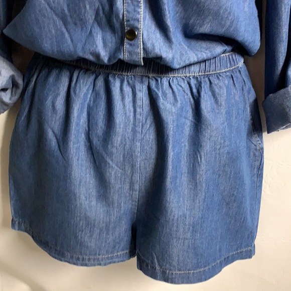 JACK women’s M blue chambray snap button down tab sleeves denim romper. - Picture 4 of 8